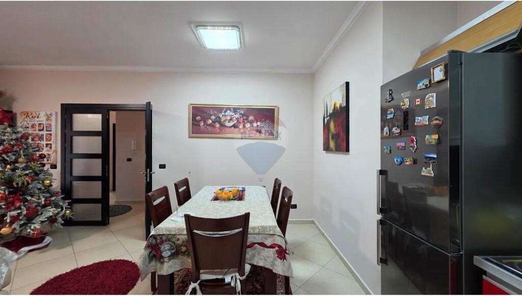 Apartament 3+1+2 ne shitje tek Rr. e Cipajve