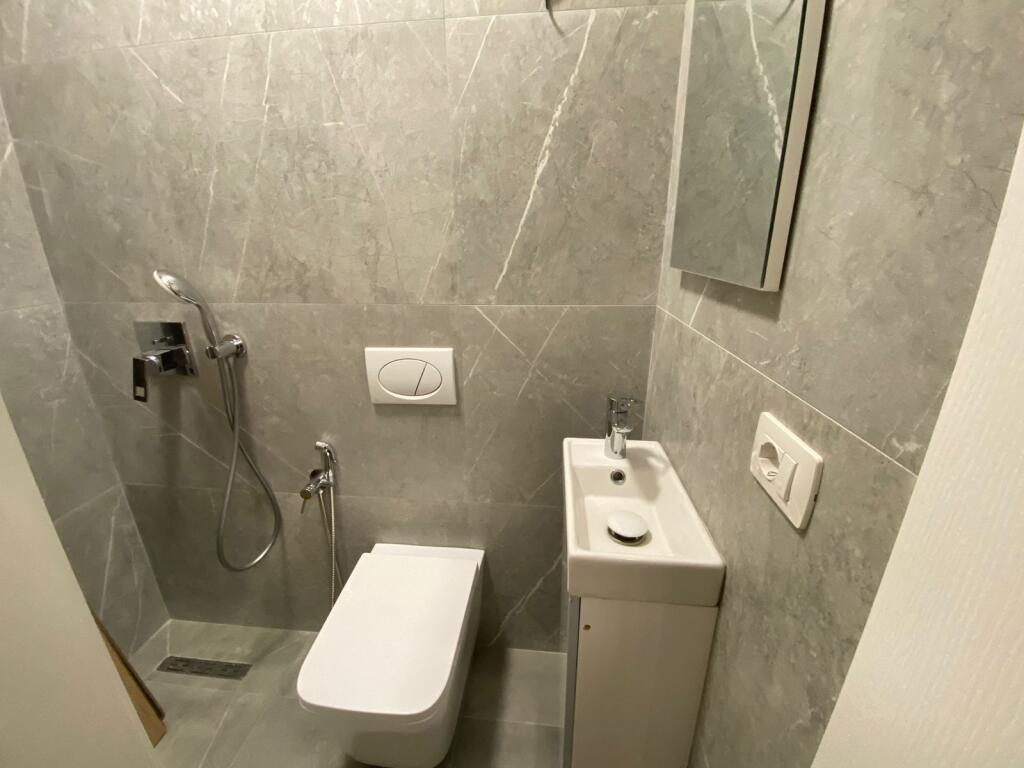 For rent 2+1+parking Pazari i Ri Red School 1300€