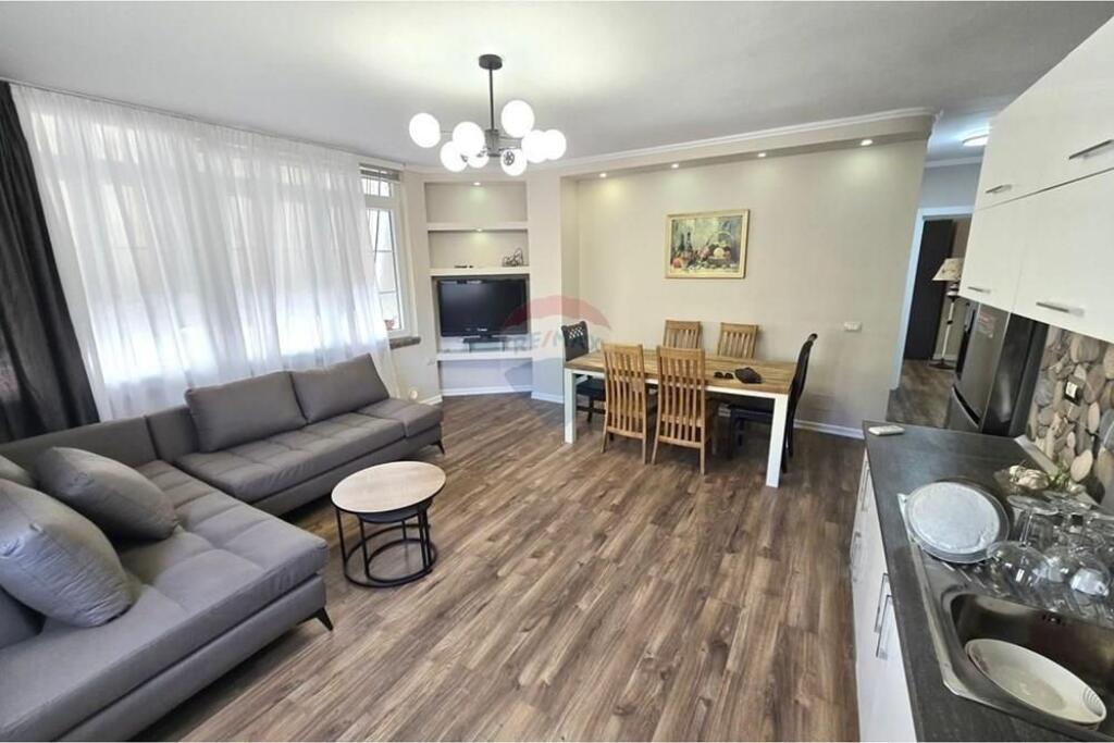 Apartament për Qira 2+1 Zona Square 21 !