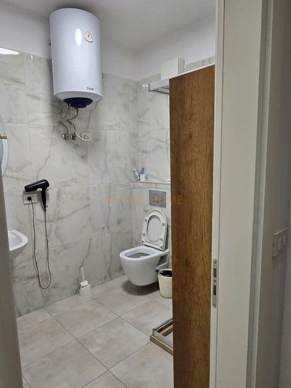 Shitet apartament 2+1+post parkimi Ali Dem