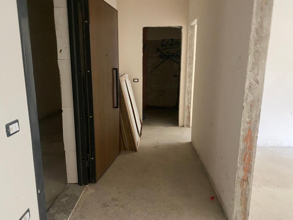 2+1 for sale in Paskuqan, 128000 lek