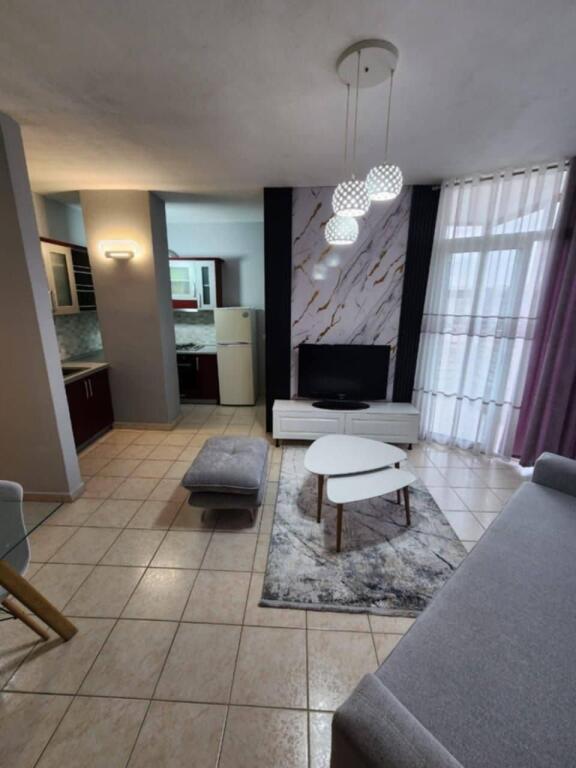 Shitet Apartament 1+1 Shkolla Bajram Curri