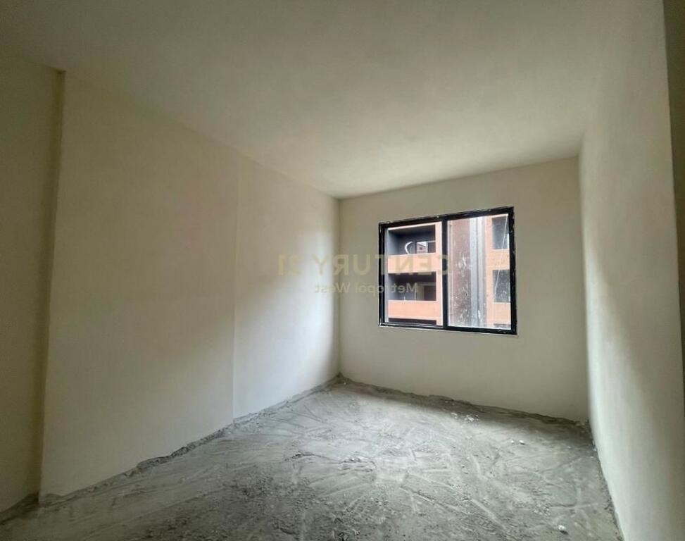 Shitet 2+1+2 kompleksi Xheluks