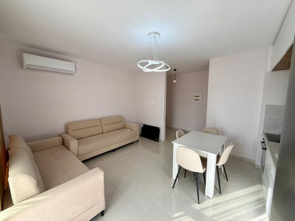 📣 QERA Apartament 2+1 Me 2 Tualete 📍 Prane Fushes Se Ali Demit ✨   🏢 Ndertim i Ri  🪜 Kati 7 (Me Ashensor)  🛋️ Mobiluar Me Kushte Bashkekohore  ✅ I Pa Banuar me Pare   💶 Cmimi 650 Euro