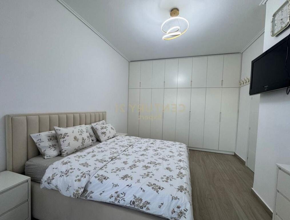 Shitet apartament 1+1 te Ish Fusha e Aviacionit