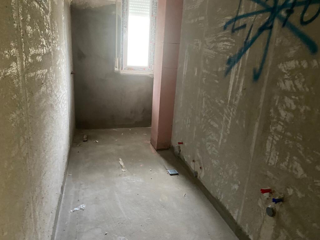 2+1 for sale in Paskuqan, 128000 lek