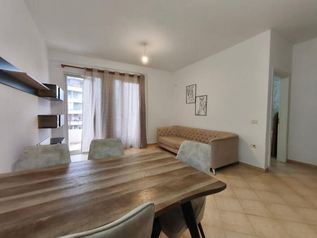 Fresk, Prane Restorant “Fresku”, jepet me qira apartment 1+1!