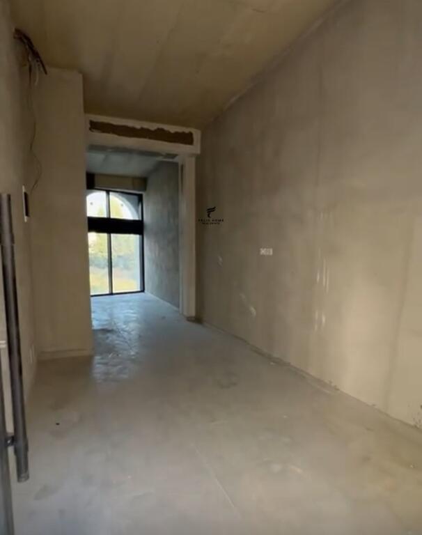 SHOP FOR RENT 40 M2 ASTIR 40,000 LEKE