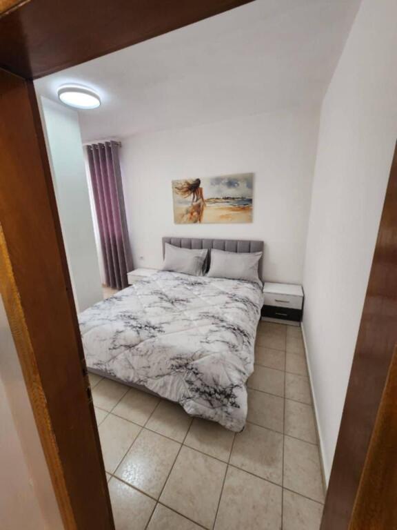 Apartament 1+1 per shitje tek Shkolla e Bashkuar!
