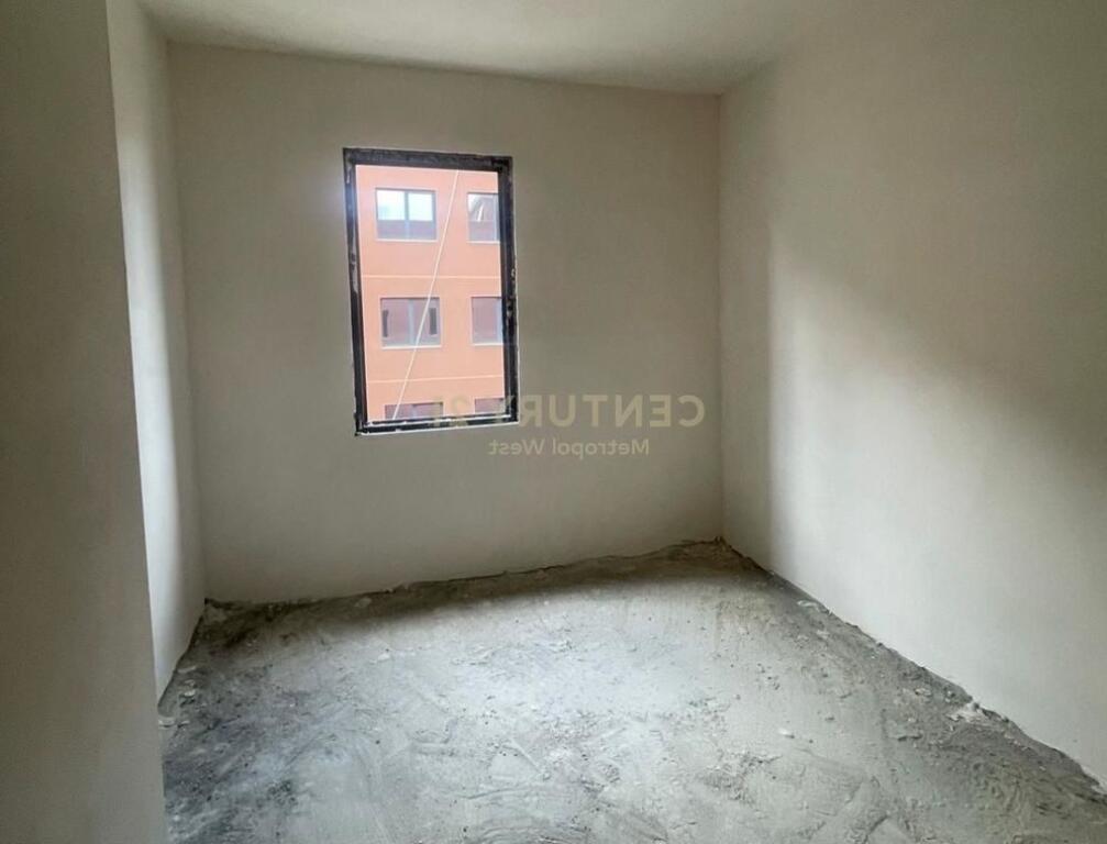 Shitet 2+1+2 kompleksi Xheluks