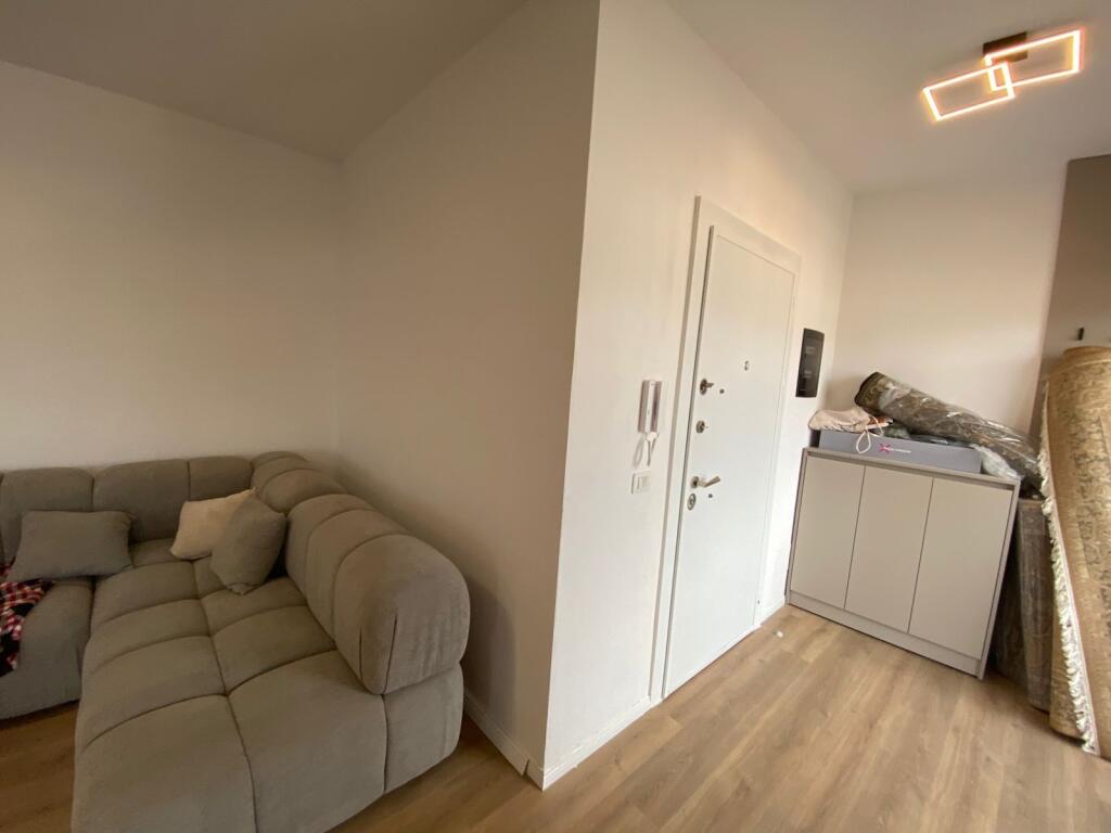 For rent 2+1+parking Pazari i Ri Red School 1300€