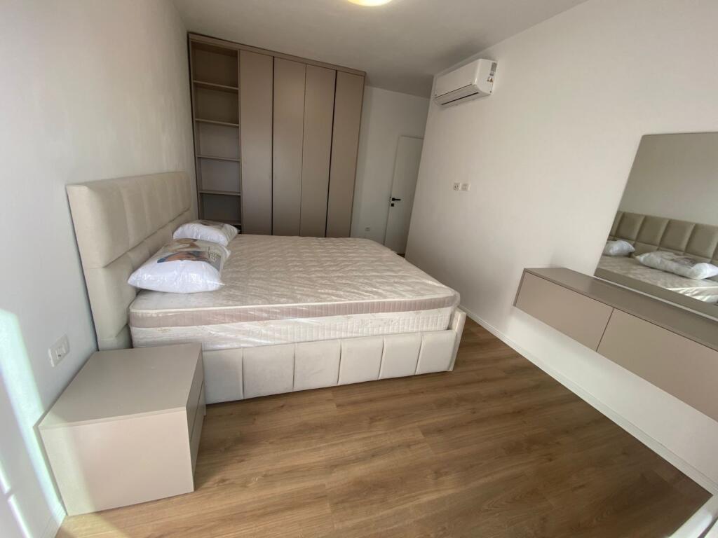 For rent 2+1+parking Pazari i Ri Red School 1300€