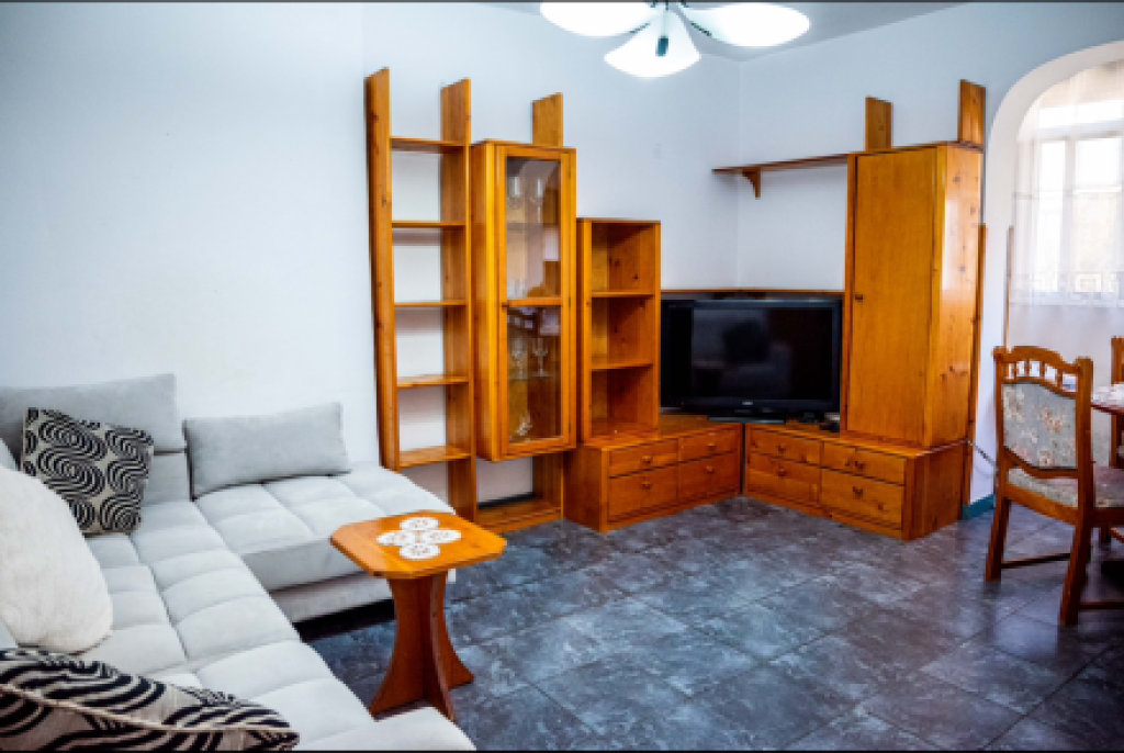 APARTAMENT 2+1 TEK PAZARI I RI ME QERA
