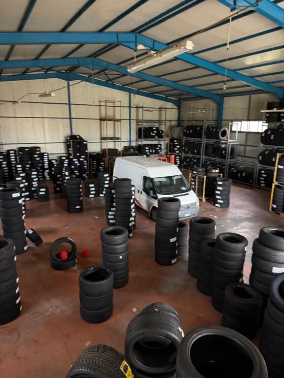 WAREHOUSE FOR RENT 500 M2 KASHAR 1,500 EURO