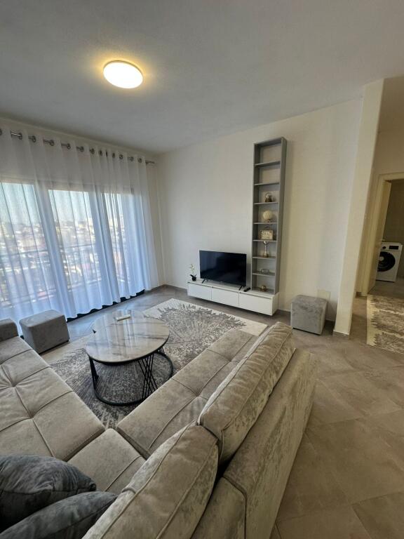 In affitto 1+1+parcheggio Green City 550 mila lek