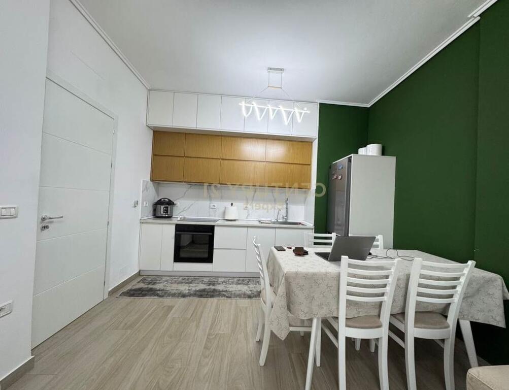 Shitet apartament 1+1 te Ish Fusha e Aviacionit