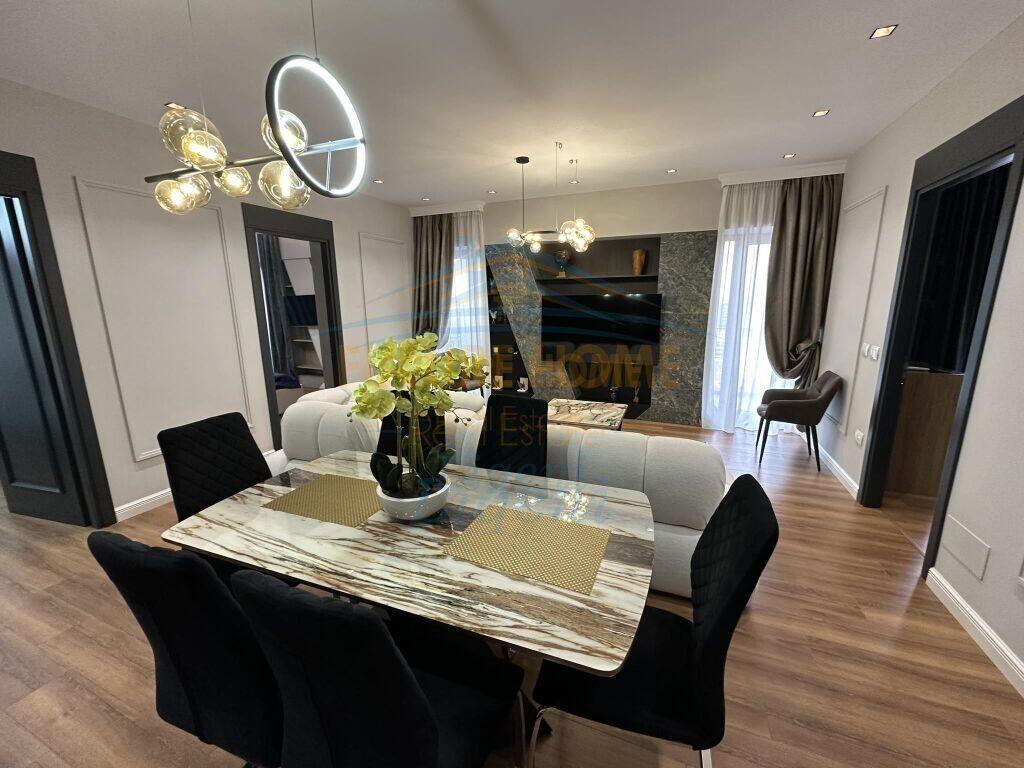 Qera Apartament 3+1+post parkimi Garden Building Rruga e Kavajes