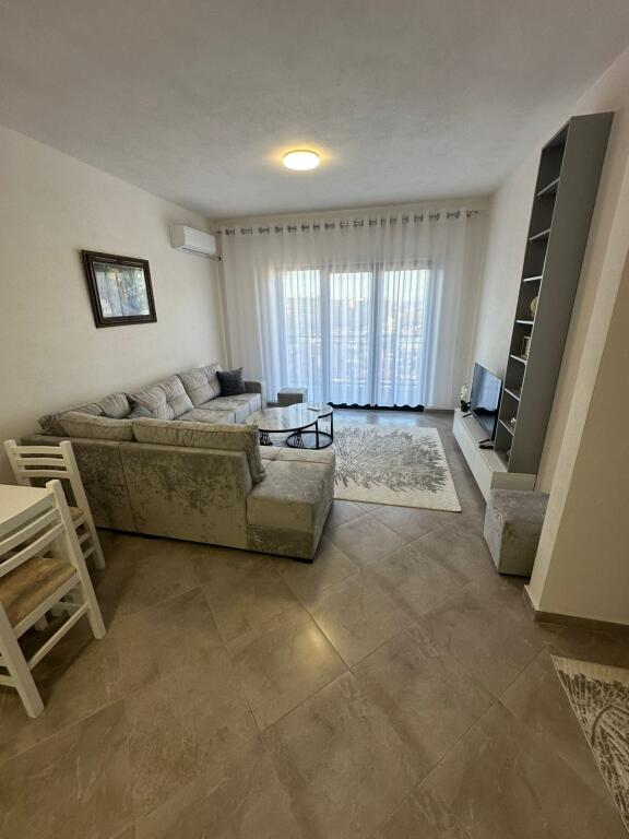 In affitto 1+1+parcheggio Green City 550 mila lek