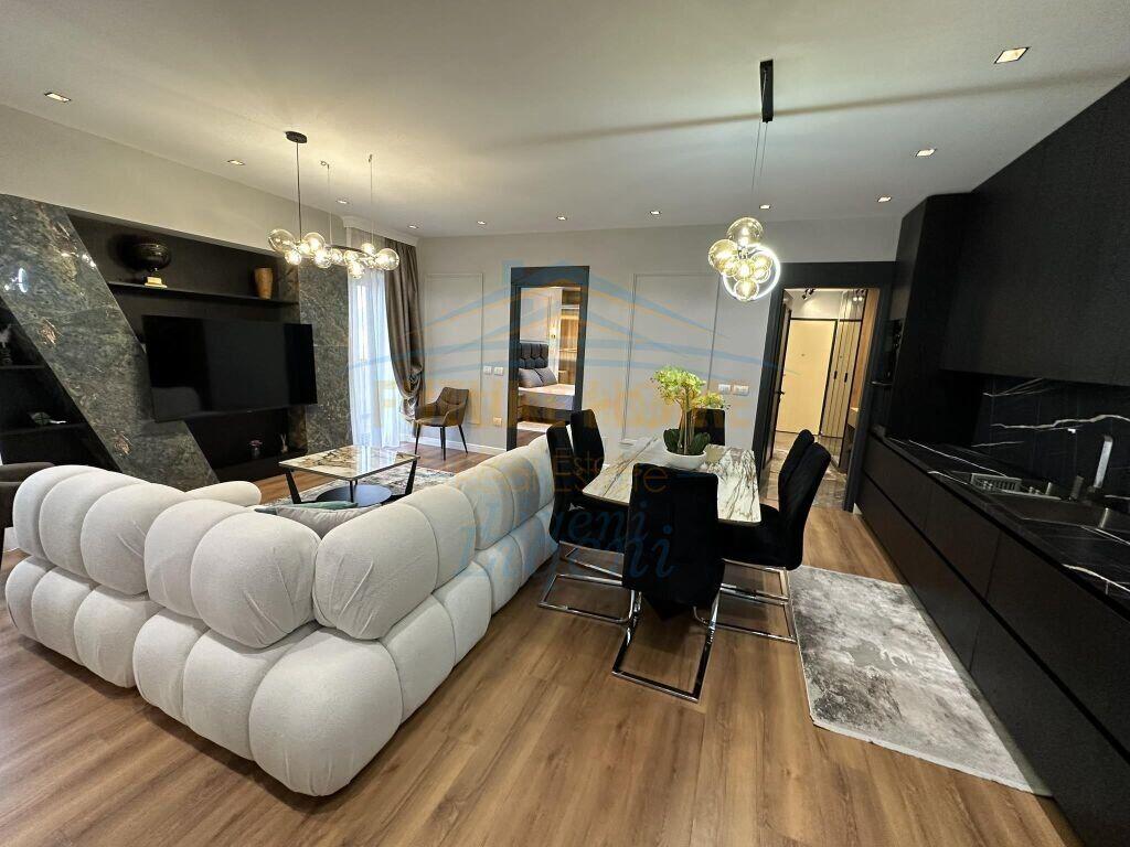 Qera Apartament 3+1+post parkimi Garden Building Rruga e Kavajes