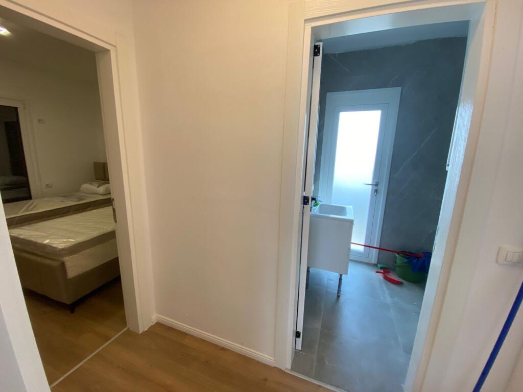 For rent 2+1+parking Pazari i Ri Red School 1300€