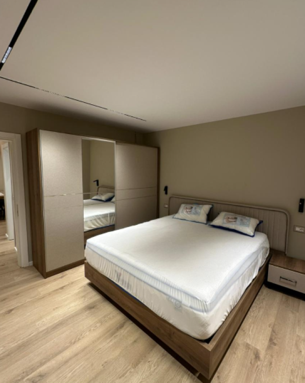 🏠 Apartament me Qira 2+1