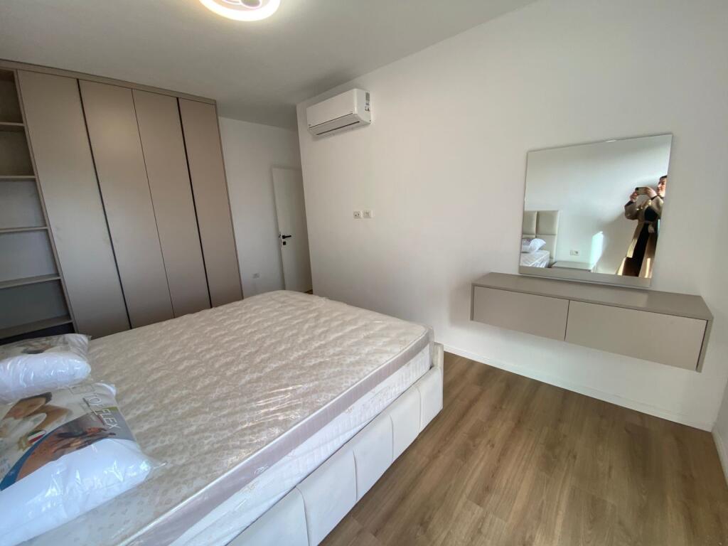 For rent 2+1+parking Pazari i Ri Red School 1300€