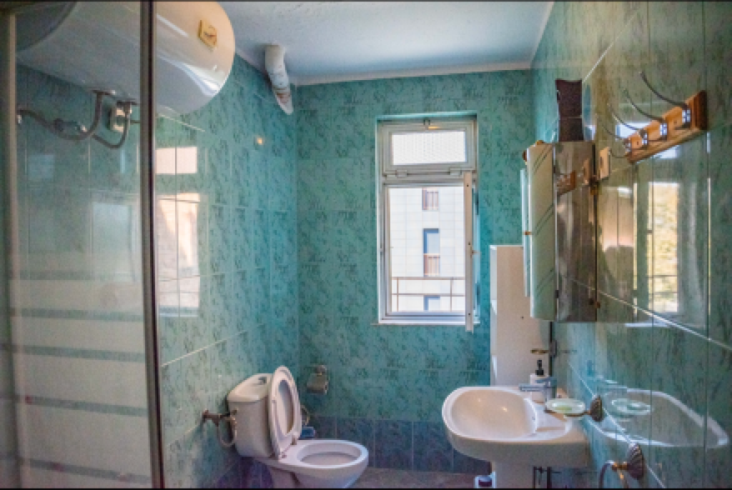 APARTAMENT 2+1 TEK PAZARI I RI ME QERA