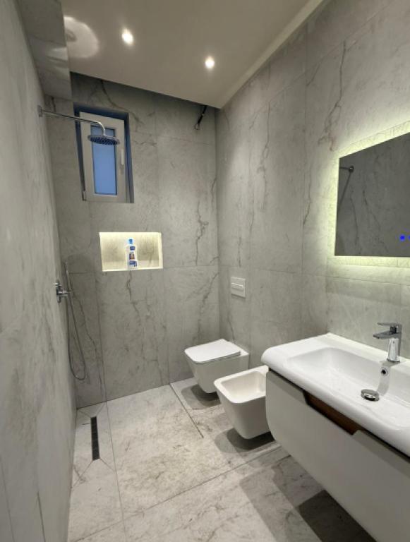 🏡 Jepet me Qira Vilë Twin – Pas Garden Building | Super Lokacion