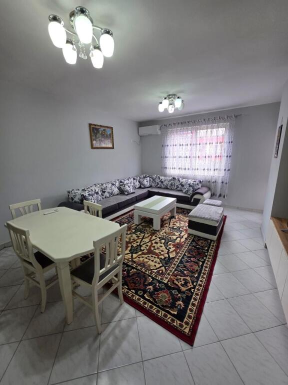 Astir, a Bohemi, appartamento 2+1 in affitto! 500 Euro