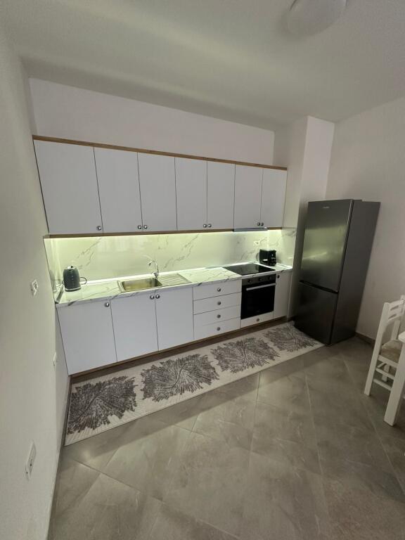 In affitto 1+1+parcheggio Green City 550 mila lek