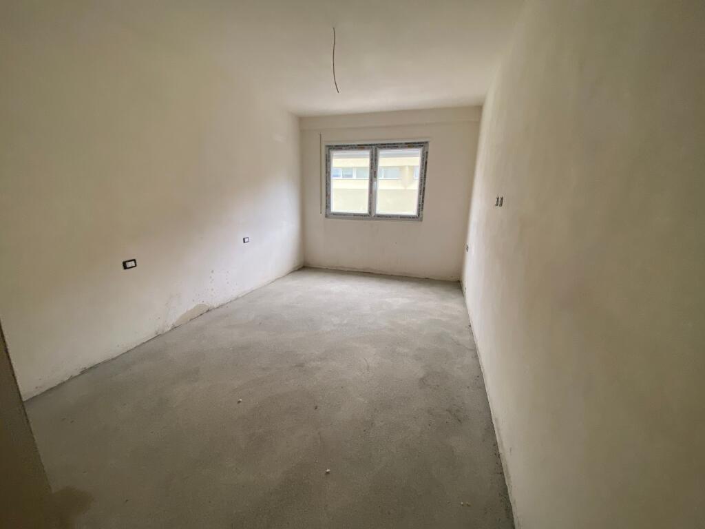 2+1 for sale in Paskuqan, 128000 lek