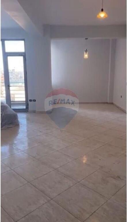 Zyrë - Për Qira - Rr kavajes(Globi) !