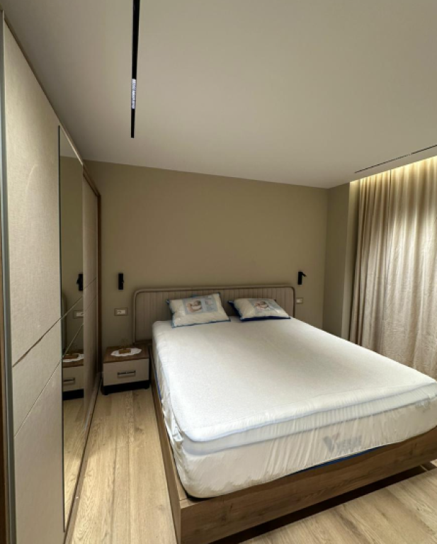 🏠 Apartament me Qira 2+1