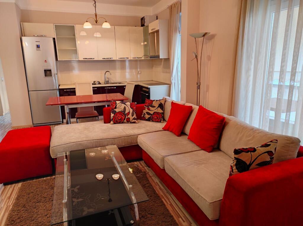 JEPET ME QERA APARTAMENT PLUS GARAZH PRANE MYSLYM SHYRIT !