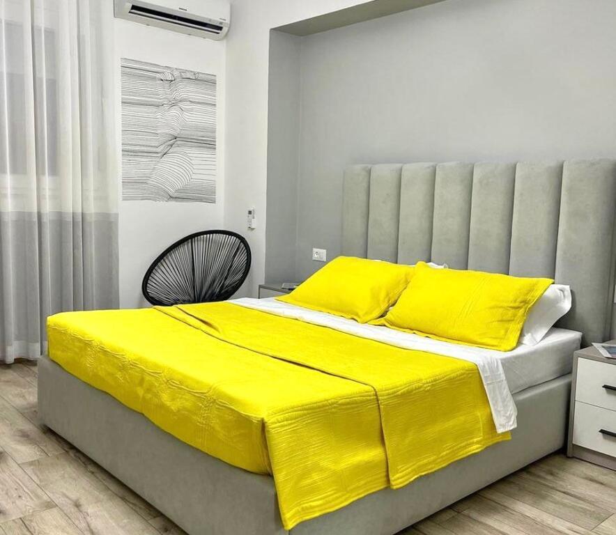 Me Qera : Garsonjere📍Sheshi Wilson (Pasticeri Nefeli ) - 500€ -  Sp.40² - Kt.6 || Totalisht i mobiluar✨️