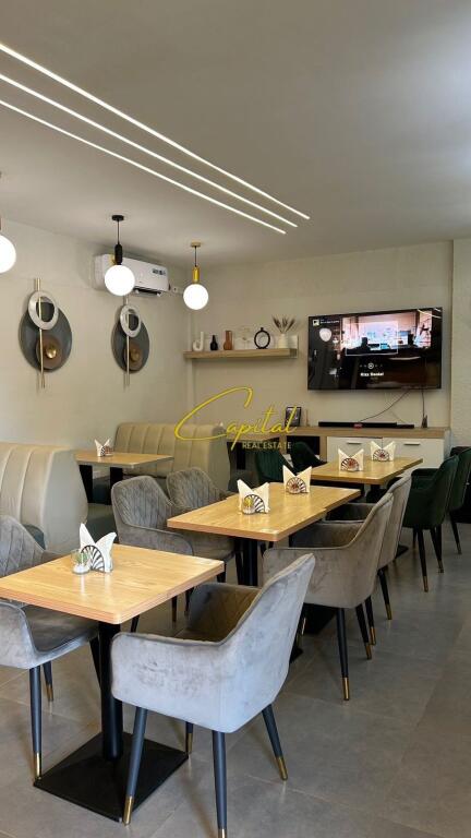 AMBIENTE COMMERCIALE IN AFFITTO 64 M2 BRRYLI 100.000 LEKE