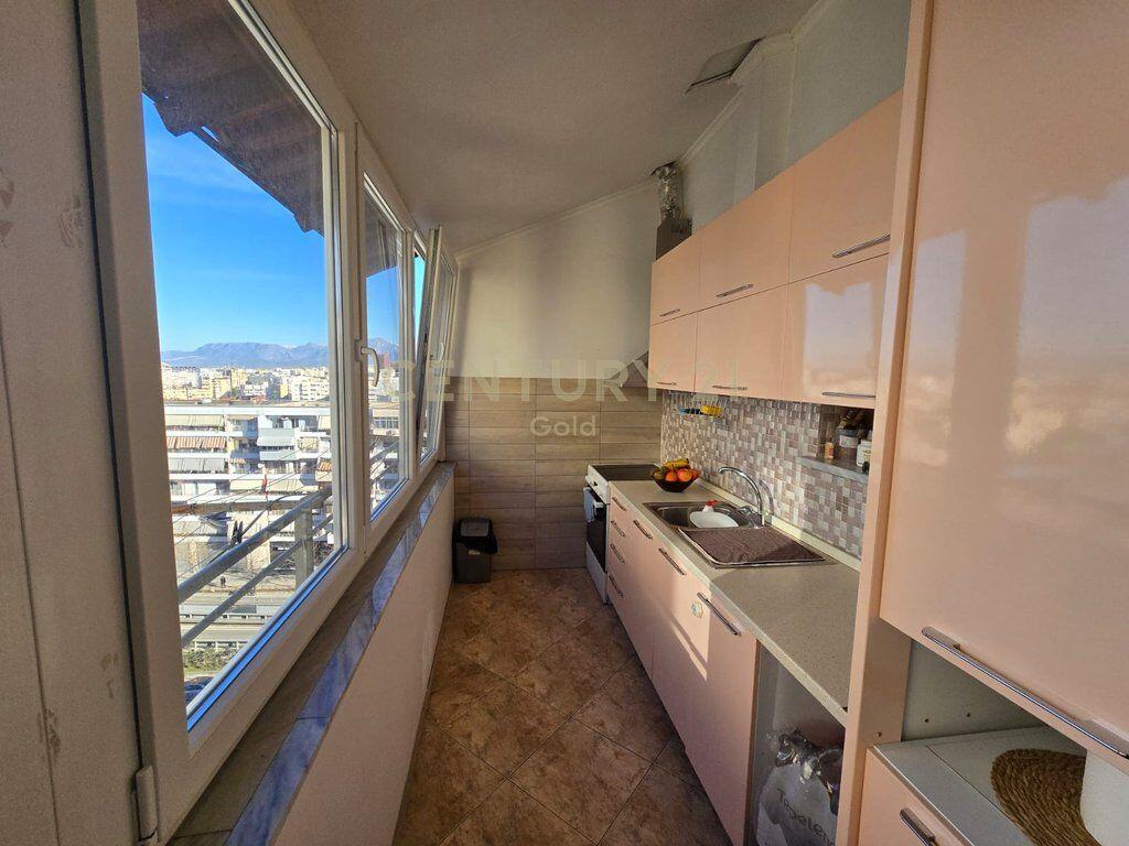 Apartament 2+1+2 per shitje tek Big Market( Kodra e Diellit)