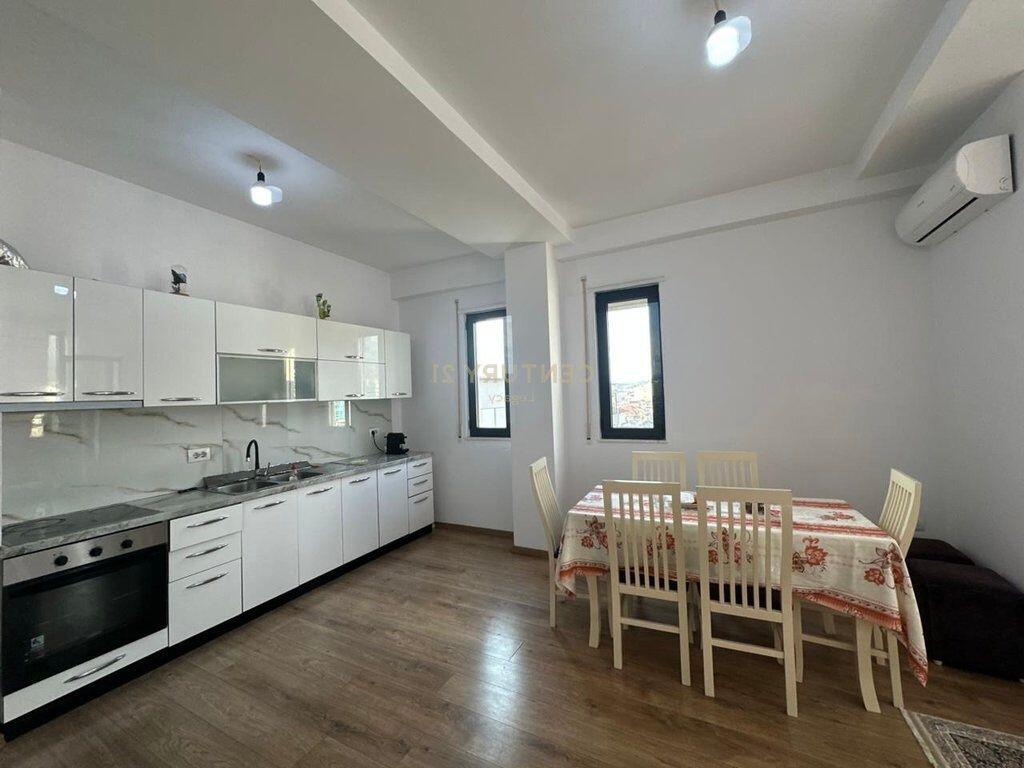 Apartament per qira 2+1+2 Perballe UET , Porcelan 600 €