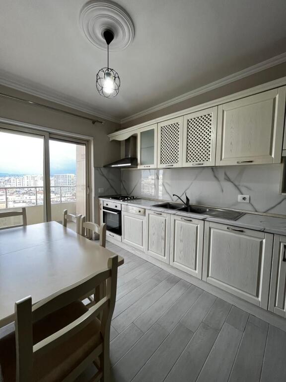 SHITET APARTAMENT 3+1+2 ME DEPO – ZONA ISH FABRIKA E BUKËS / ISH LUX MODA, DURRËS