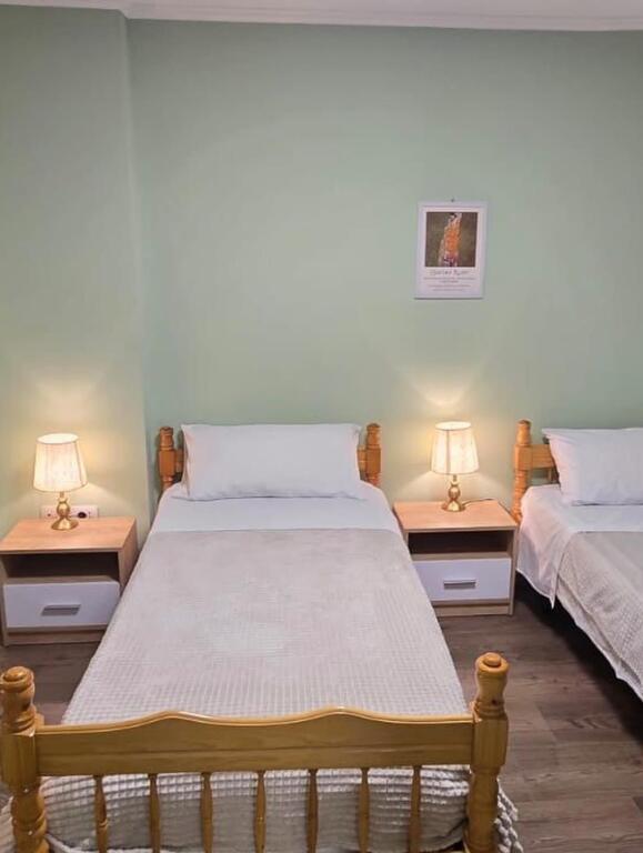 Apartment 2+1 for rent at Shallvaret