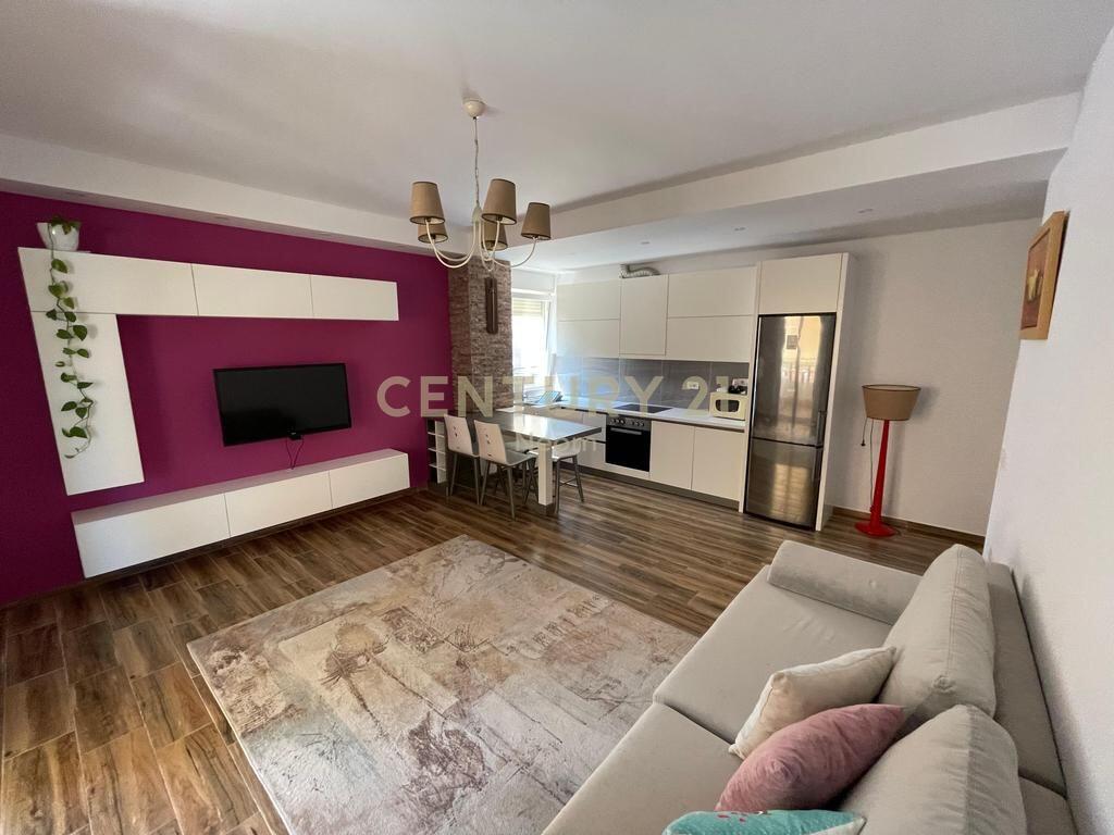 Appartamento 2+1+Posto Auto in Vendita a Kodra e Diellit. 250.000 € /Mese