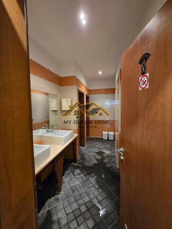 SHITET NJESI BIZNESI , NE PLAZH, PRAN HOTEL PALACE!