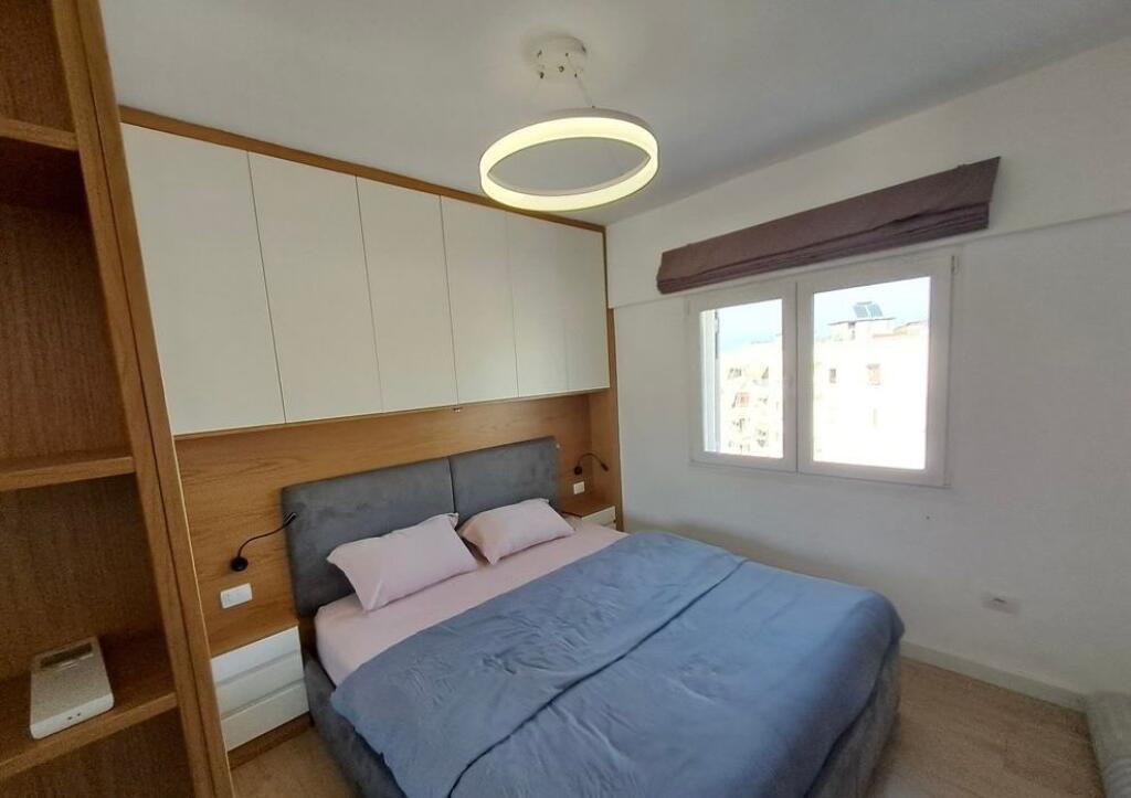 IN VENDITA 2+1 presso Komuna e Parisit Via Bilal Golemi 175.000 €