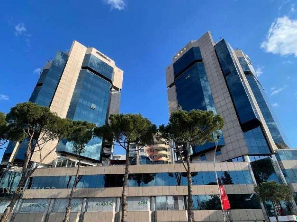 SHITET NJESI TE KULLAT BINJAKE 80,000 €