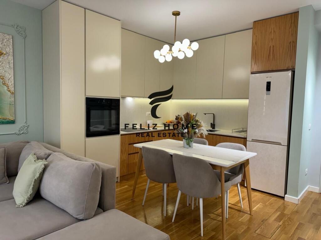 APARTAMENT ME QERA 1+1 RRUGA E BARRIKADAVE 1000 EURO