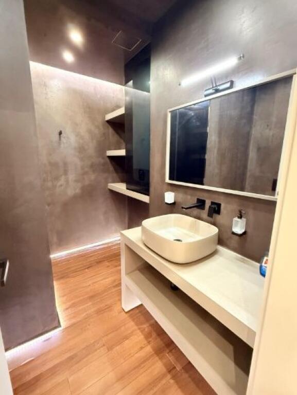 🏡 Shitet apartament 3+1+2 Post Parkimi te Rezidenca Long Hill, Teg