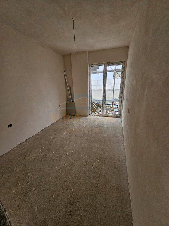 Shitet, Apartament 2+1, Green Field Residence ne Mullet,Tiranë.