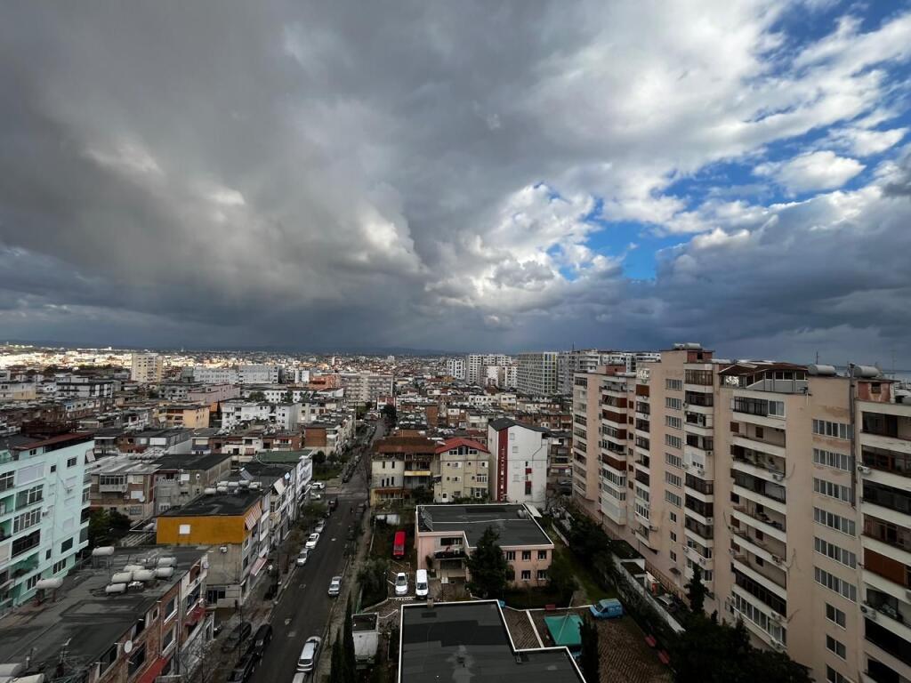 SHITET APARTAMENT 3+1+2 ME DEPO – ZONA ISH FABRIKA E BUKËS / ISH LUX MODA, DURRËS