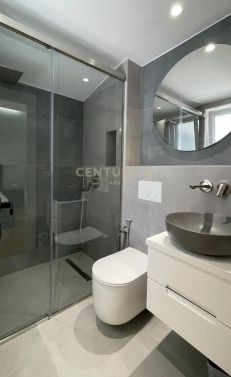 🌟 In affitto – 3+1 con veranda e parcheggio, residenza tranquilla vicino al Giardino Botanico