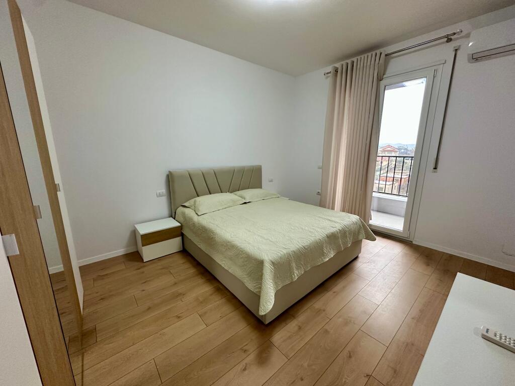 Jepet me Qera Apartament 2+1 + Post Parkimi